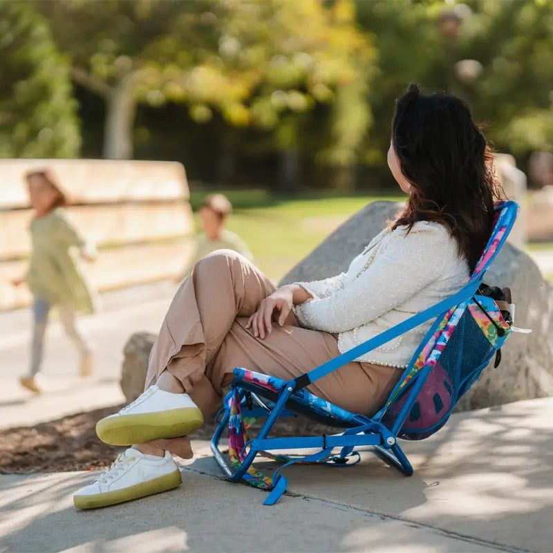 Backpack Travel Everywhere Chair 2 - Choice 656 - Portable Heavy-Duty Low Boy Chair for Ocean Side Detail