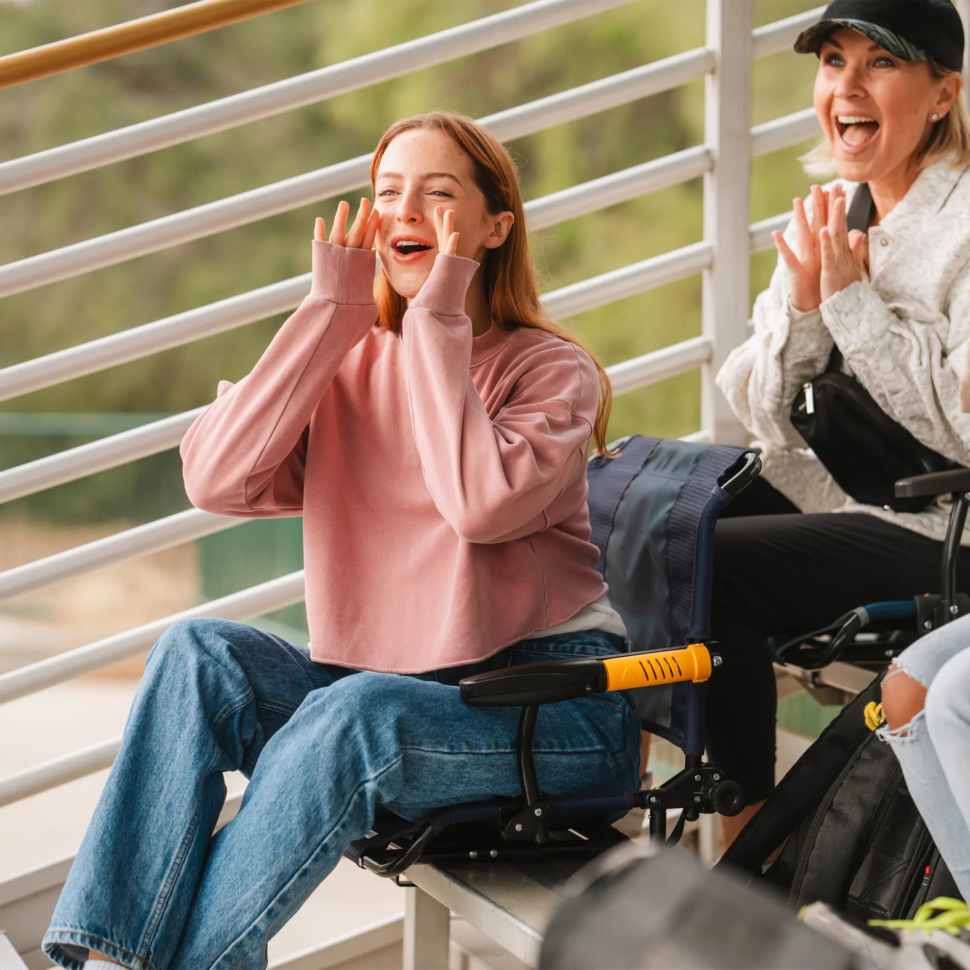 Heavy-Duty Freestyle Stadium Rock-Cliner - Choice 540 - Patented Spring-Action Rocking Chair for Camping Detail